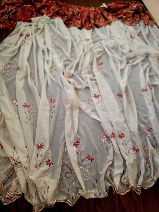 Срочноооо продам тюль с ваданом сверху в отличном состоянии