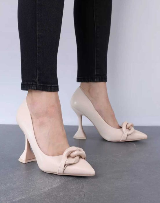 Туфли на каблуках