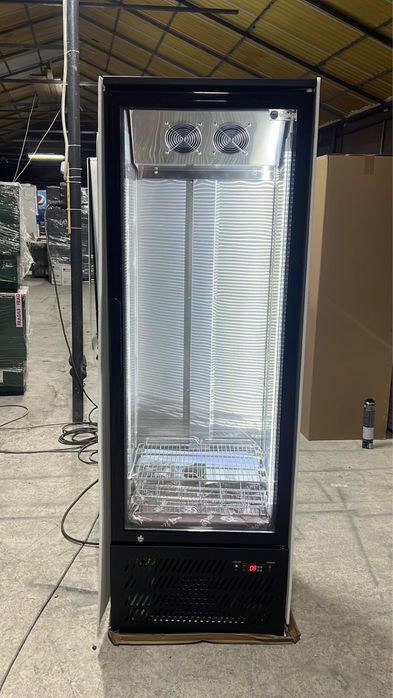 Vitrina ftigorifica verticsla prntru racoritoare cu led pe verticala