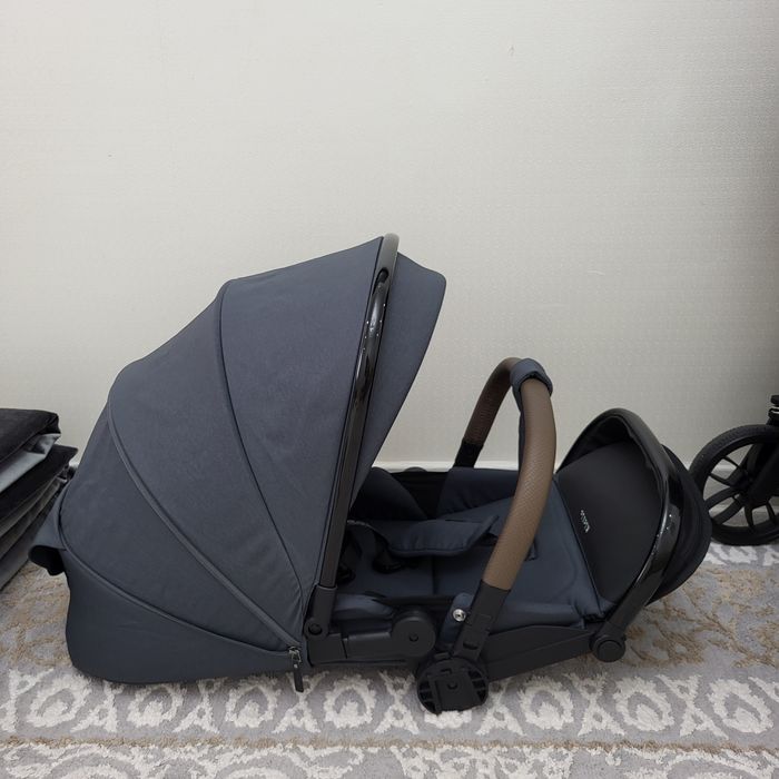 Продаётся коляска фирмы Kidilo D900 3в1