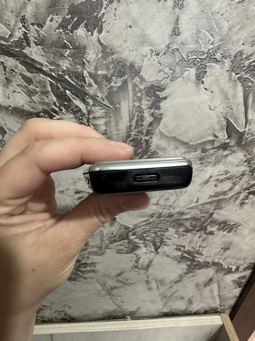 Продам Nokia 6300.