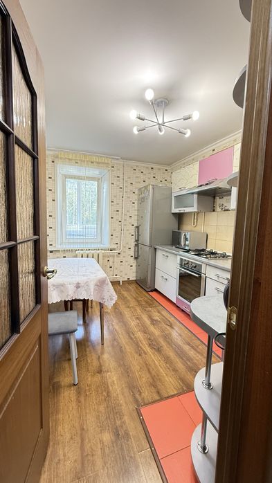 Сдам квартиру район маг. Уют