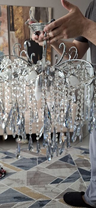 Пррдается Люстра