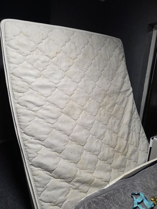 Матрас б/у хорошее состояние