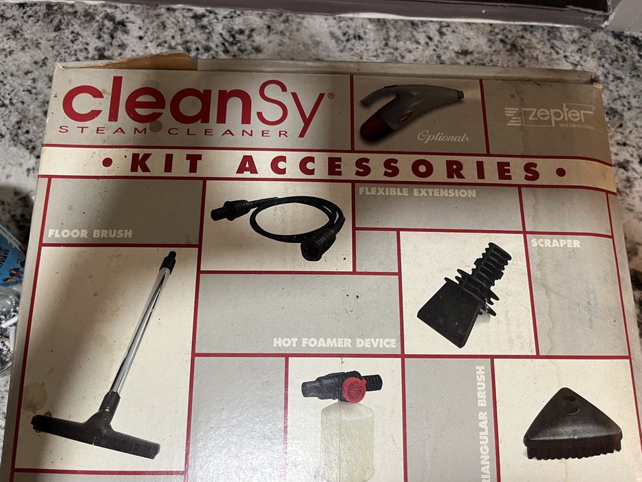 Aspirator portabil cu abur echipat cu accesorii Cleansy Zepter NOU