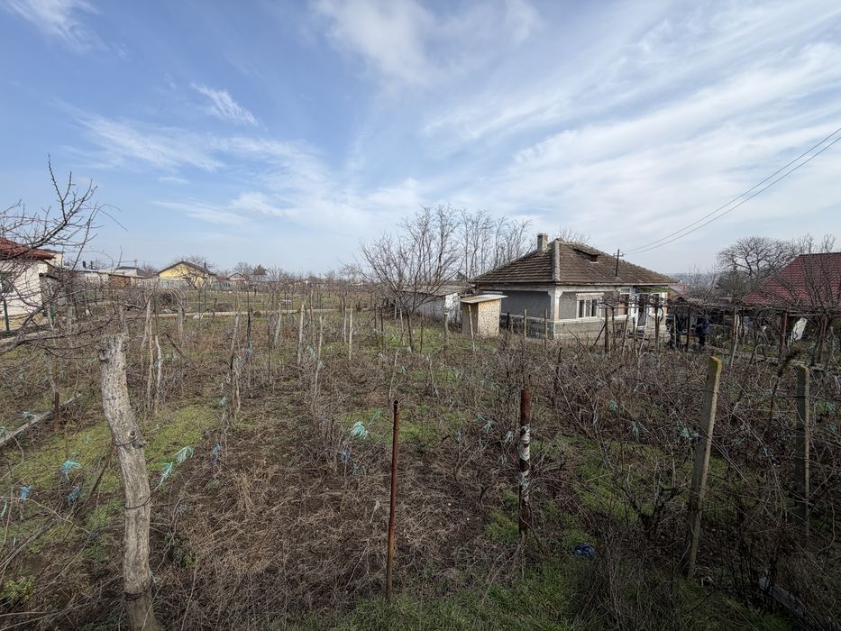 Casa de vanzare si teren 1609 m2