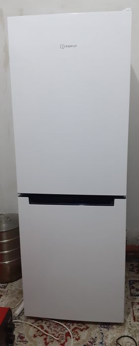 Холодильник продаётся