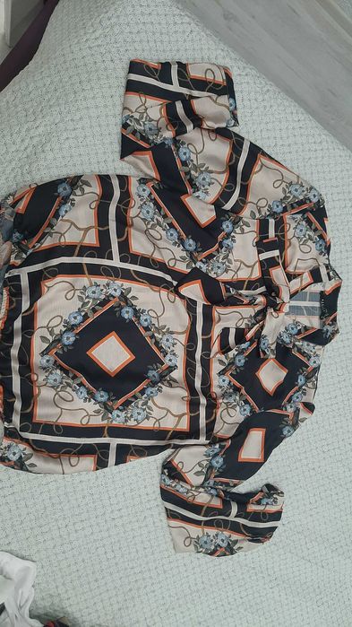 Дамска блуза ZARA L, Черна с пискюл L, ,Зелена Зара S и блуза Мохито М