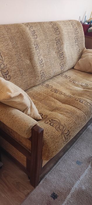 Разтегателен диван