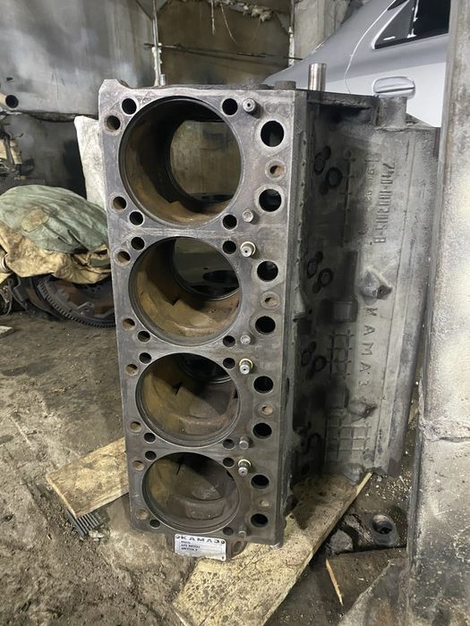 Продам двигатель на камаз простой