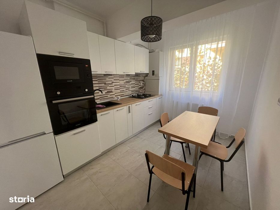 Apartament 2 camere decomandat, metrou Aparatorii Patriei