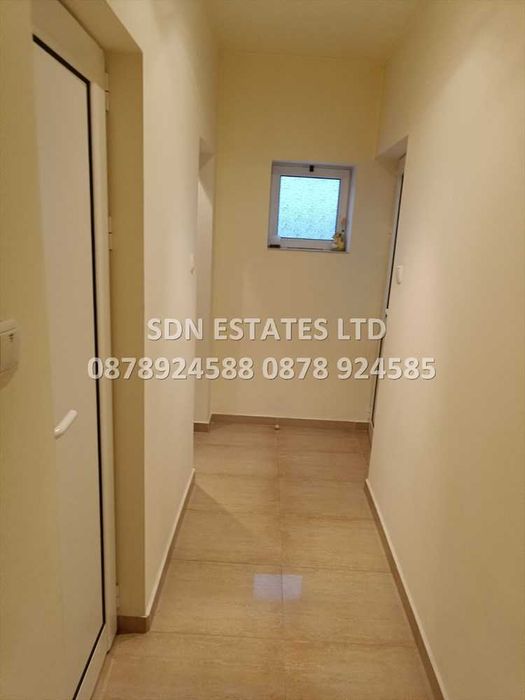 Продава напълно обзаведен етаж от къща в с. Бузовград