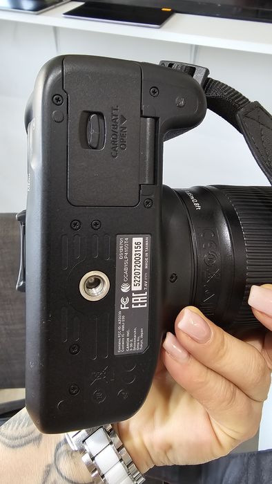 Canon EOS Rebel T 100