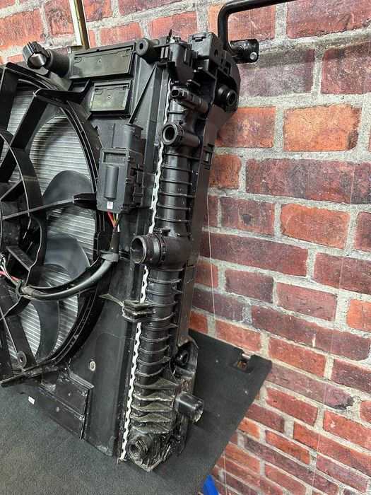 Caseta radiator BMW g01 3.0 Plug in
