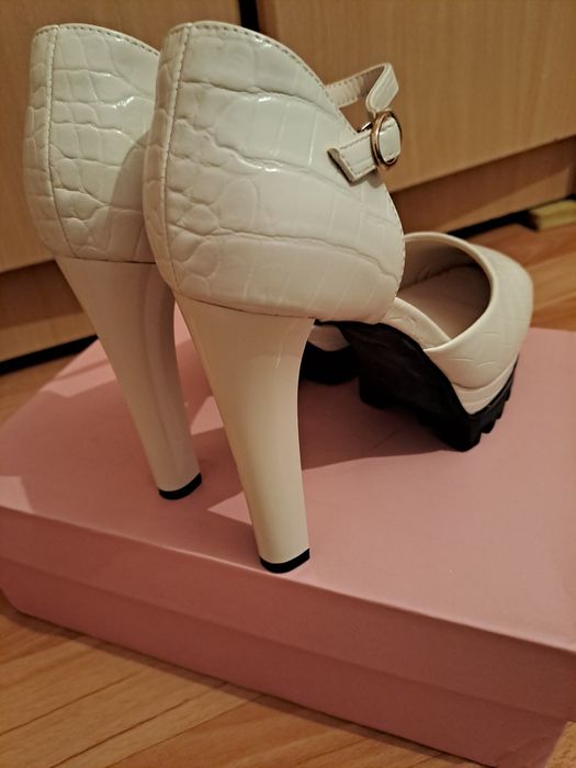 Женская обувь...