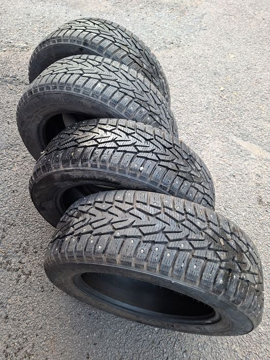 Продаю 4 автошины R17 215/60