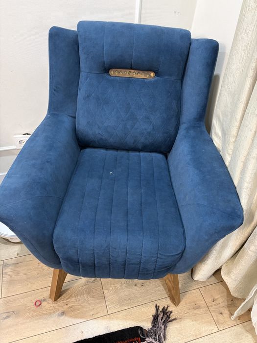 Продам диван в зал