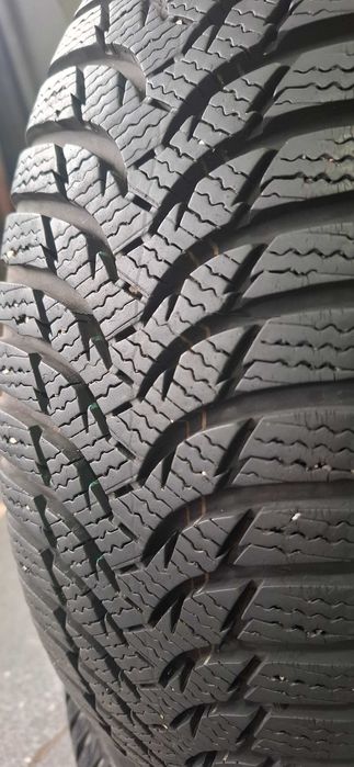 2бр. 185/65/15 Kumho 7mm грайфер, дот 21г. Предлагаме монтаж