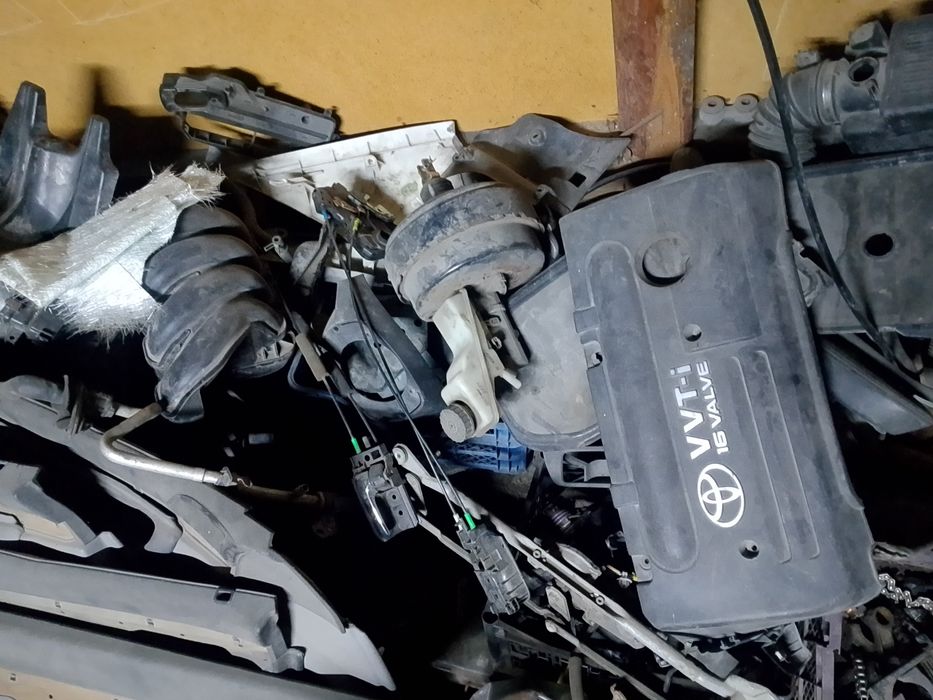 Продажа запчастей на таету авенсис