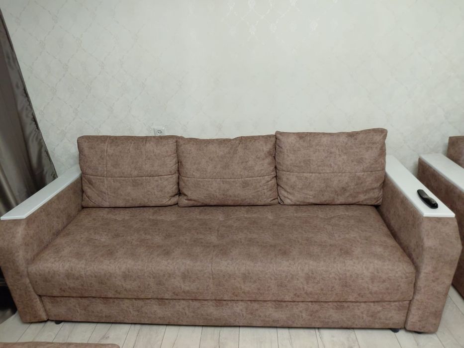 Диван сатылады, Продаётся диван