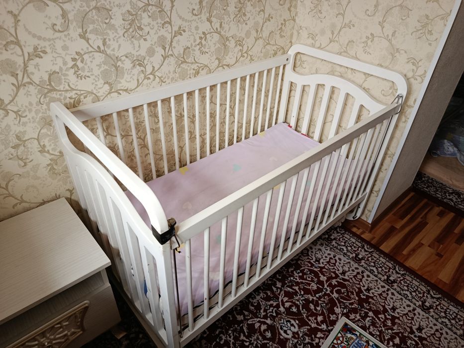 Продается детская кровать с лелкой