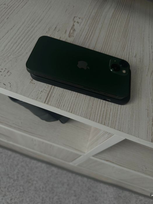 Iphone 13 в хорошем состояний