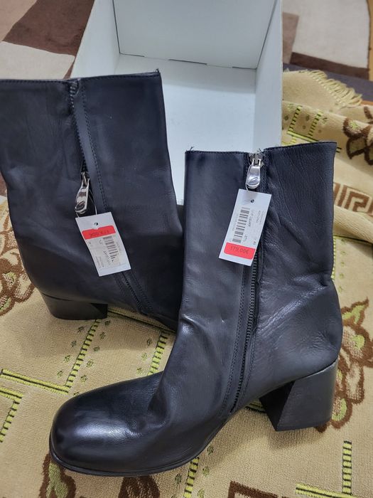 Vând cizme damă din piele marimea 40.