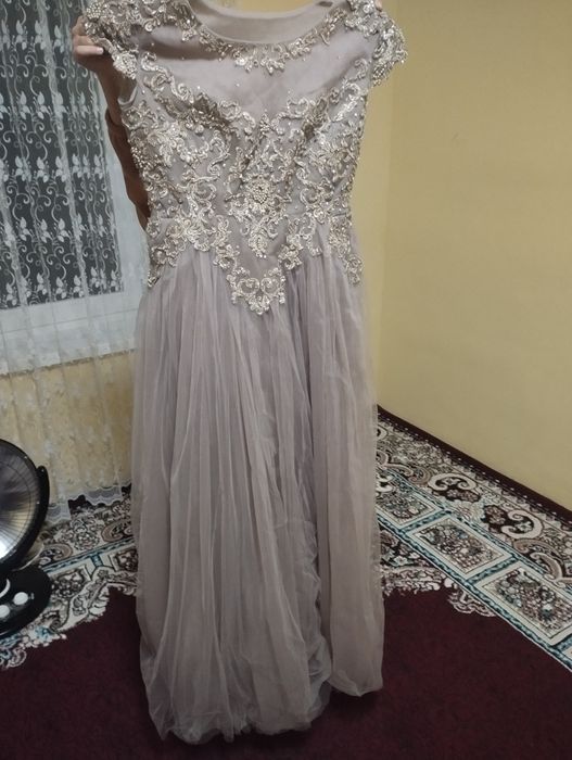 Вечерний куйлак сотилади холати зур янгидай 1 марта кийилган  зур Кул