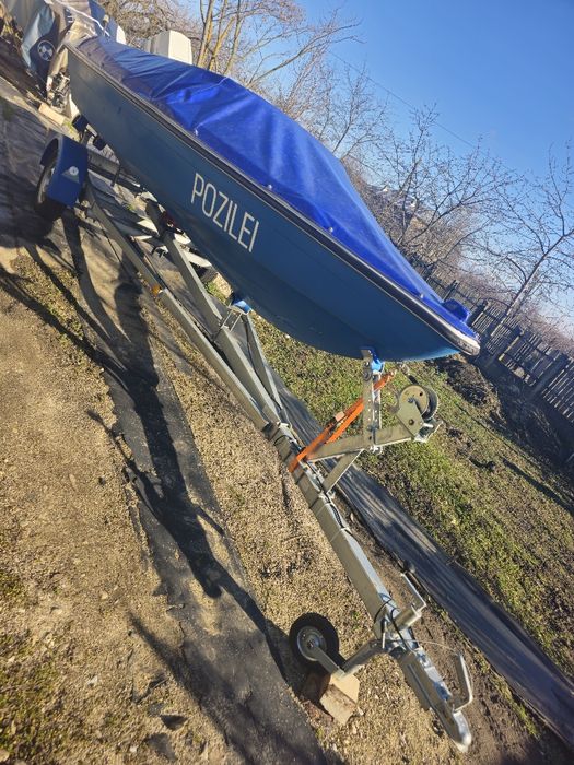 Barcă+motor+peridoc