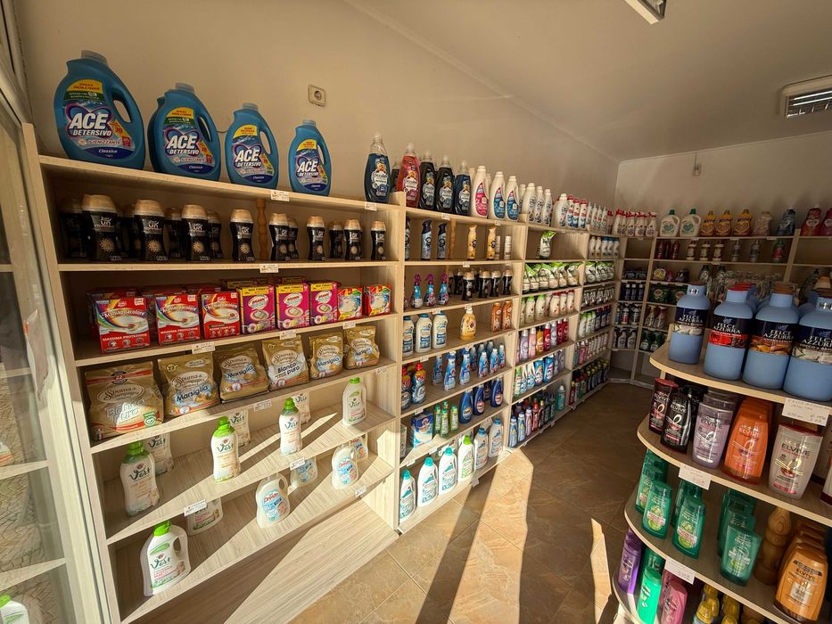 Силажи/Рафтове и бюро за магазин или склад