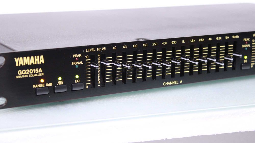 Egalizator Yamaha 2x15 benzi(GQ2015A).