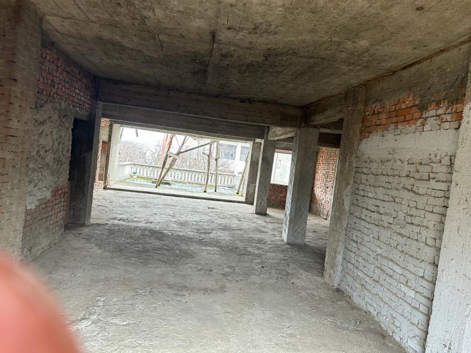 Vand casa la rosu aprox 630mp cu teren aprox 900mp / ACCEPT  VARIANTE