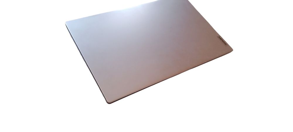 Noutbuk lenovo 82YU