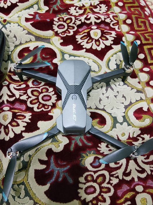 Продам дрон AE7 новый