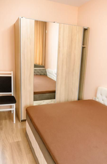 Дава се под наем Тристаен апартамент в Варна, Погреби - 70 кв.м за 650 € - Снимка #3