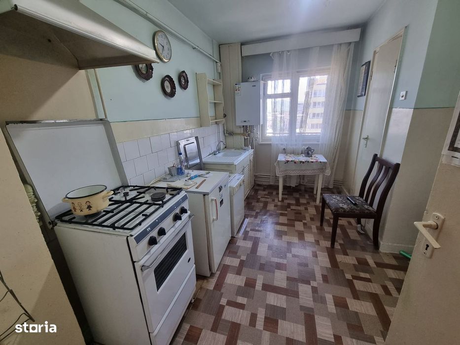 Apartament 2 camere decomandat,ultracentral,Deva-Bd.Decebal-piată