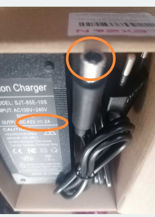 Incarcator trotineta bicicleta electrica 99  ron NOU 42v 2A MODEL XIAOM