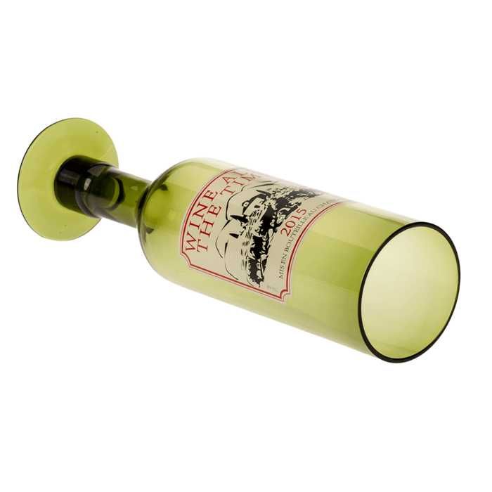 Чаша за вино във формата на обърната бутилка