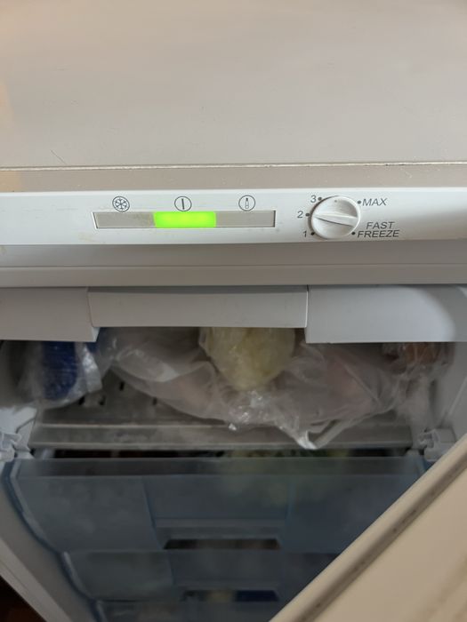 Фризер BEKO FSA13020