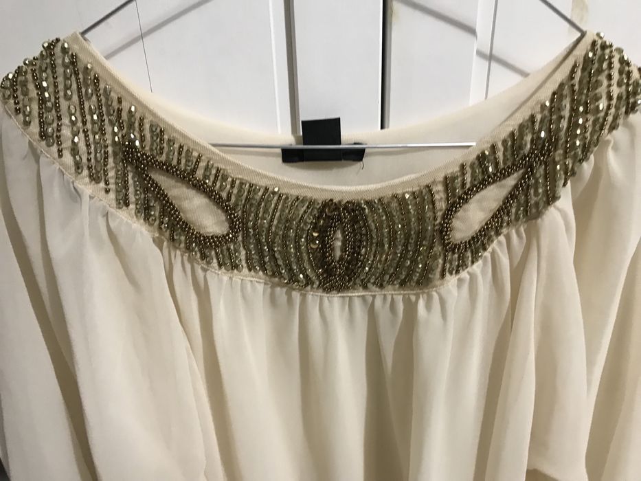 Продавам прозрачна туника H&M