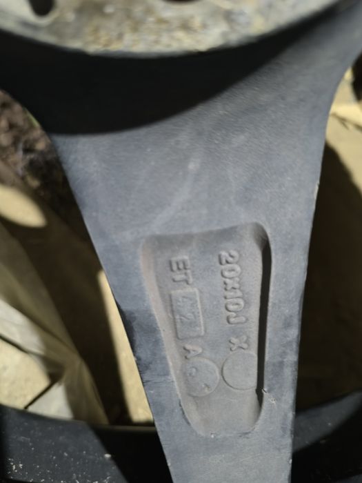 Продам комплект дисков R20 с резиной