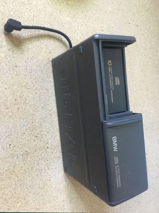 Продается Авто ,, CD changer ''
