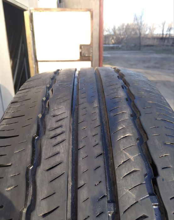 Продам шины 235/65/17