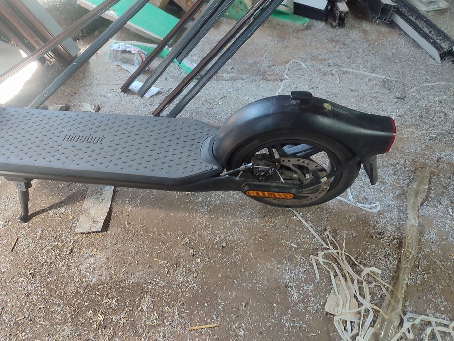 Продам электросамокат Ninebot F25e