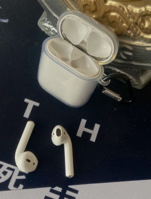 Продам AirPods 2
