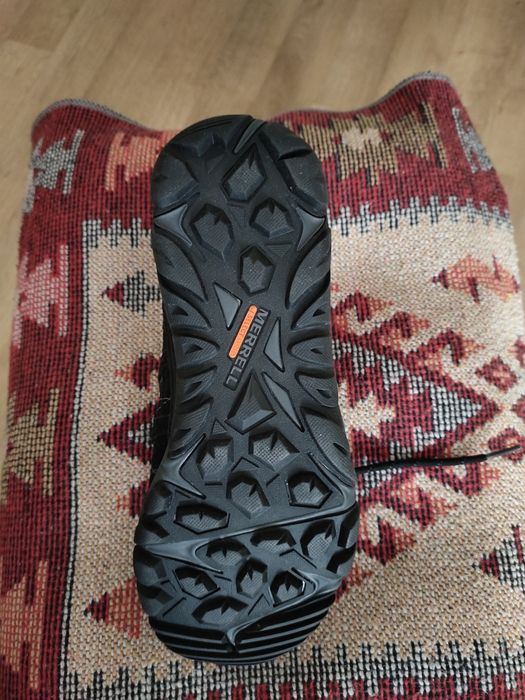 Кроссовки фирмы Merrrell р.41