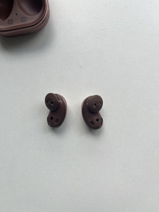 Galaxy buds live