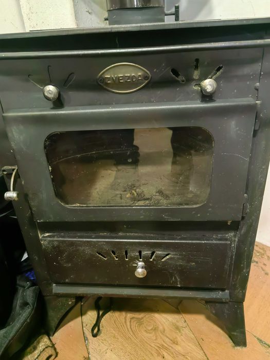 Продавам камина „Звезда“ на дърва