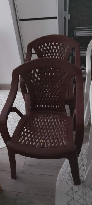 Vand 4 scaune gradina noi