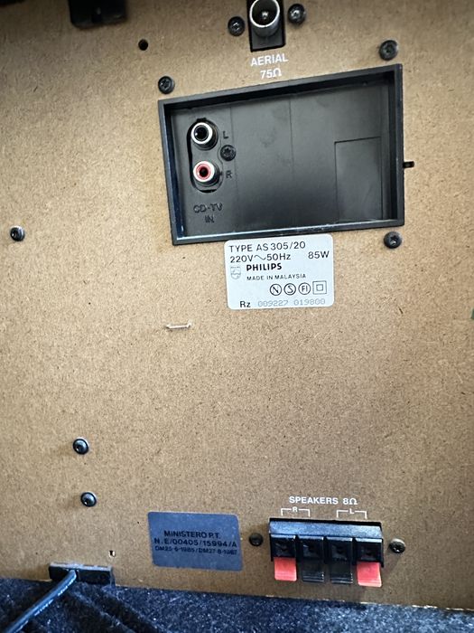 Linie audio Philips AS305/20 tuner,pickup,dublu deck,egalizator.